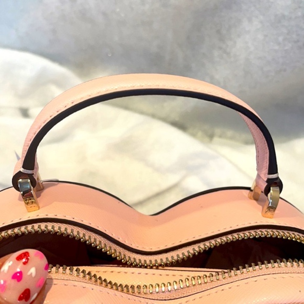 ❤️SALE💕Kate Spade Leather Heart Crossbody Love Shack. “Chalk pink” - Picture 7 of 9